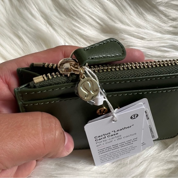 lululemon Cactus Material Card Case - Picture 5 of 6